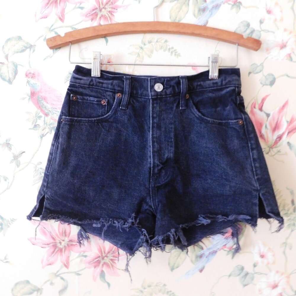 🦌 Abercrombie & Fitch High Rise The Mom Short Raw Hem Frayed Black Shorts
